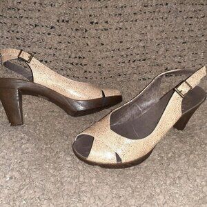 KARSTON (EMILIE KARSTON NOW)-Cracked Gold Leather Slingbacks-Sz 39-NWOB
